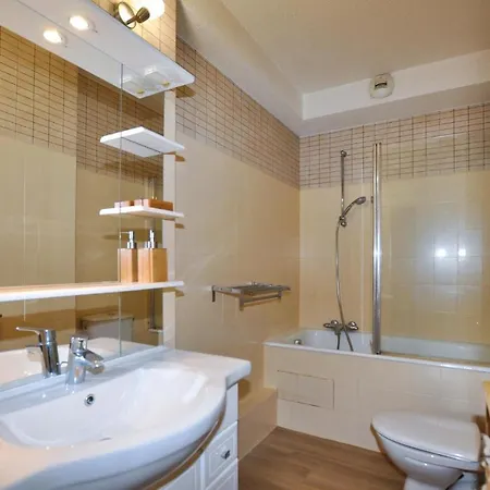 Nice In With Kitchenette Daire *
