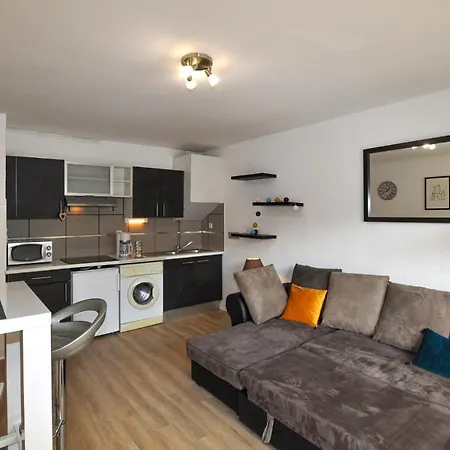 Daire Nice In With Kitchenette *